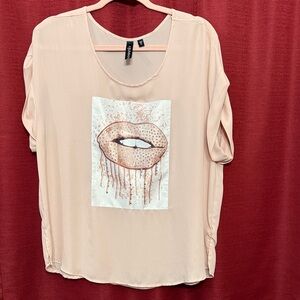 A.Jumma Light Pink Graphic Short Sleeve Top